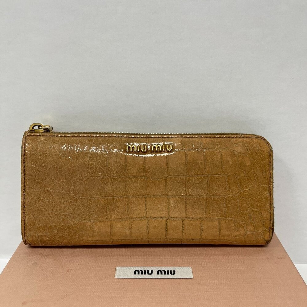 Miu Miu Crocodile-Embossed Leather Zip-Around Wallet, Cammello - Preowned